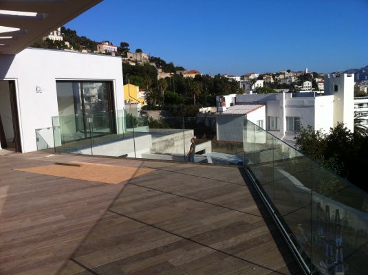 gardes corps en fer et verre a  Bandol