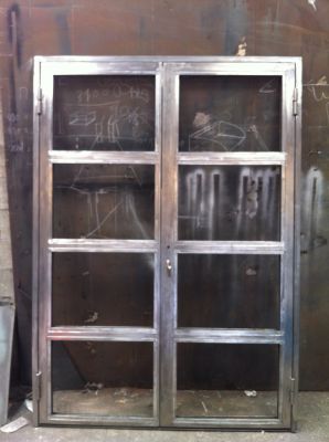 Conception fabrication porte en acier brut d'atelier finition vernis à l'époxy mat à Peypin